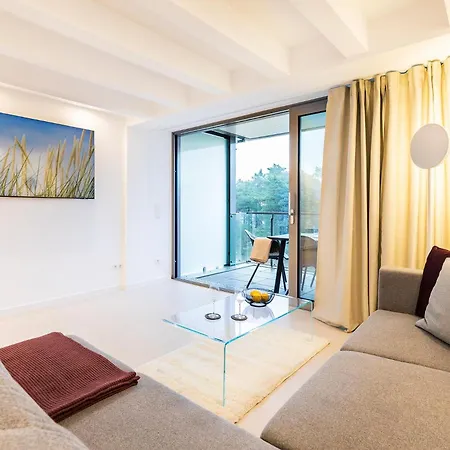 Prora - Ferienwohnung Mit Meerblick Und Strandkorb Am Strand - Fruehlicht 아파트 *